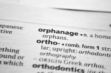 Sözlükte Sözcük veya deyim Yetimhane.