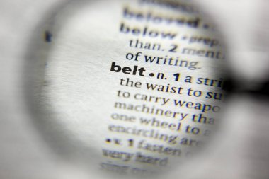 Sözlükteki sözcük veya tümcecik kemeri.