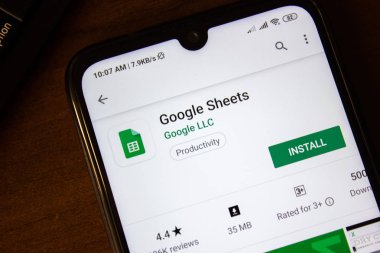 İvanovsk, Rusya-07 Temmuz 2019: akıllı telefon veya tablet ekranında Google Sheets uygulaması.