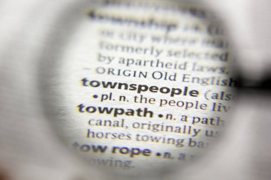 Sözlükteki sözcük veya ifade Townspeople.