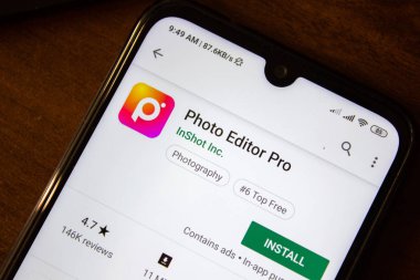 İvanovsk, Rusya-07 Temmuz 2019: akıllı telefon veya tablet ekranında Photo Editor Pro uygulaması.