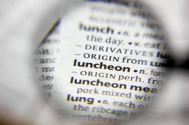Sözlükteki kelime veya deyim Luncheon.
