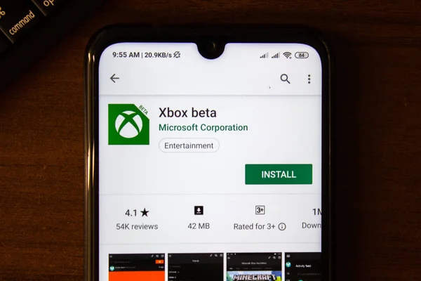 Ивановск, Россия - 07 июля 2019 года: бета-приложение Xbox на дисплее смартфона или планшета . — стоковое фото
