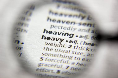 Sözlükteki Ağır sözcük veya tümcecik.