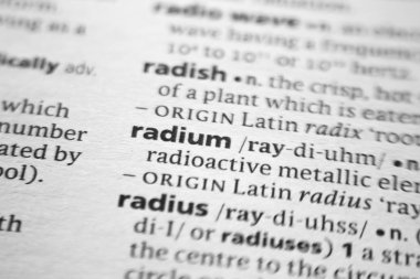 Sözlükte Radyum sözcüğü veya tümceciği.