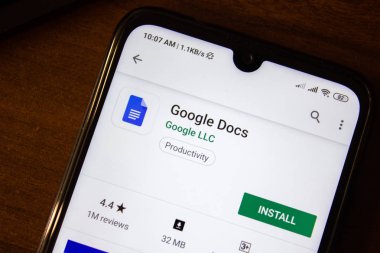 İvanovsk, Rusya-07 Temmuz 2019: akıllı telefon veya tablet ekranında Google Docs uygulaması.