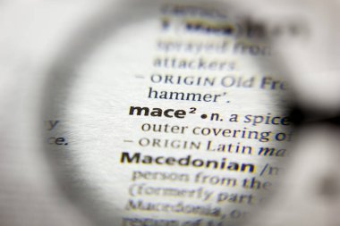 Sözlükteki Mace sözcüğü veya tümceciği.