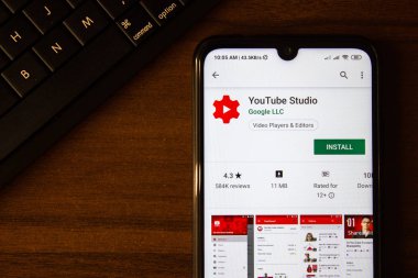 Ivanovsk, Rusya - 07 Temmuz 2019: Akıllı telefon veya tablet ekranında Youtube Studio uygulaması.