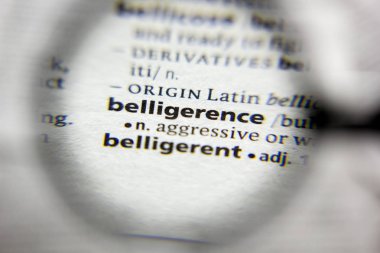 Sözlükteki sözcük veya tümcecik.