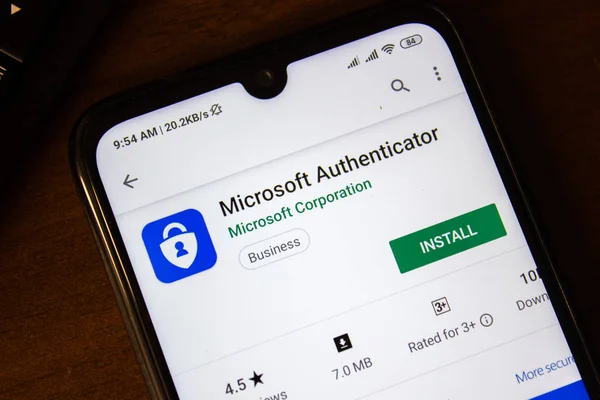 Ивановск, Россия - 07 июля 2019 года: приложение Microsoft Authenticator на дисплее смартфона или планшета . — стоковое фото