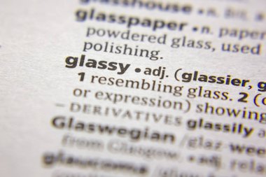 Sözlükte Word veya ifade Glassy.