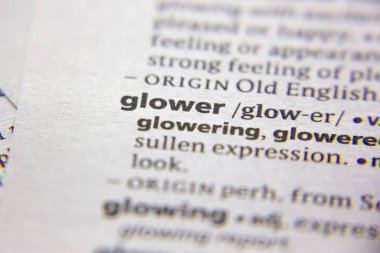 Sözlükte Glower sözcüğü veya tümceciği.