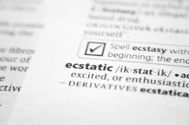 Sözlükte Kendinden geçmiş sözcük veya tümcecik.