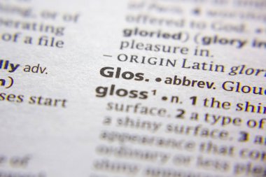 Sözlükteki sözcük veya tümcecik Glos kısaltması.