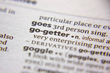 Sözlükteki sözcük veya tümcecik Go-getter.