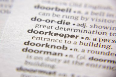 Sözlükte Sözcük veya tümcecik Doorkeeper.