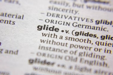Sözlükte Glide sözcüğü veya tümceciği.