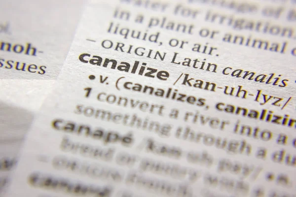 Sözlükte Sözcük veya tümcecik Canalize.
