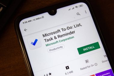Ivanovsk, Rusya - 07 Temmuz 2019: Microsoft Yapılacaklar Listesi görevi ve akıllı telefon veya tablet gösteriminde hatırlatma uygulaması.