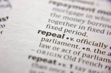 Sözlükte Sözcük veya tümcecik Kaldırma.