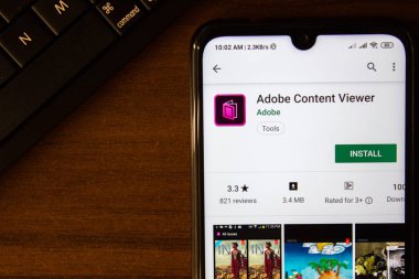 Ivanovsk, Rusya - 07 Temmuz 2019: Akıllı telefon veya tablet ekranında Adobe Content Viewer uygulaması.