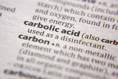 Sözlükte kelime veya ifade Karbolik asit.
