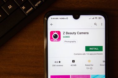 Ivanovsk, Rusya - 07 Temmuz 2019: Akıllı telefon veya tablet ekranında Z Güzellik Kamerası uygulaması.