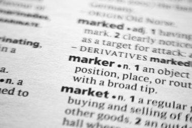 Sözlükteki sözcük veya tümcecik İşaretçisi.