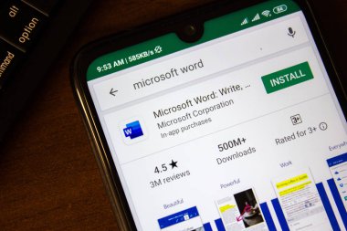 Ivanovsk, Rusya - 07 Temmuz 2019: Microsoft Word uygulaması akıllı telefon veya tablet ekranında.