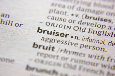 Sözlükteki sözcük veya tümcecik Bruiser.