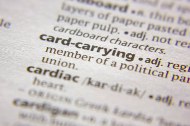 Sözlükte Kart taşıma sözcüğü veya tümceciği.