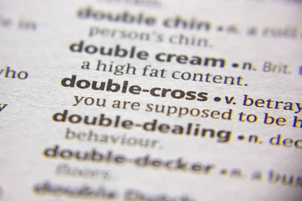 Sözlükte sözcük veya tümcecik Çift çapraz.