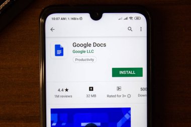 İvanovsk, Rusya-07 Temmuz 2019: akıllı telefon veya tablet ekranında Google Docs uygulaması.