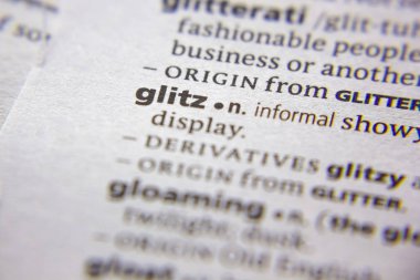 Sözlük içinde kelime veya ifade glitz.
