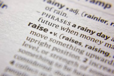 Sözlükte Yükseltme sözcüğü veya tümceciğini.