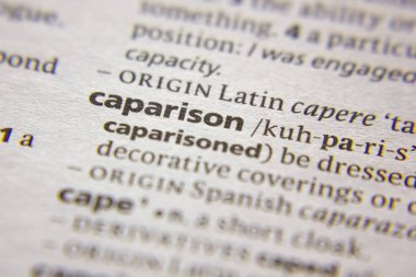 Kelime veya cümle Caparison bir sözlük.