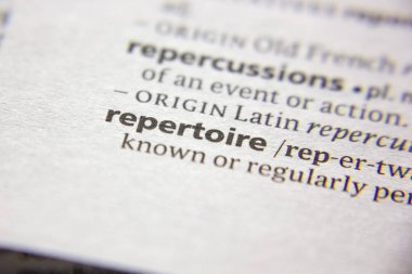 Bir sözlükte kelime veya cümle repertuarı.