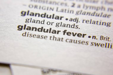 Bir sözlükte kelime veya cümle glandüler ateş.