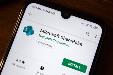 İvanovsk, Rusya-07 Temmuz 2019: akıllı telefon veya tablet ekranında Microsoft SharePoint uygulaması.