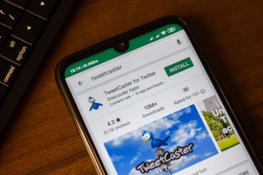 İvanovsk, Rusya-26 Haziran 2019: akıllı telefonun ekranda Twitter uygulaması için TweetCaster.