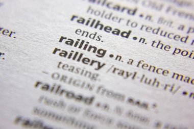 Kelime veya cümle bir sözlükte korkulan.