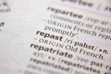 Sözlükte Word veya tümcecik yeniden geçmiş.