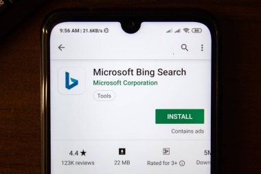 Ivanovsk, Rusya - 07 Temmuz 2019: Microsoft Bing Arama uygulaması akıllı telefon veya tablet ekranında.
