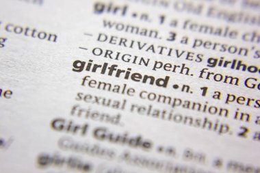 Sözlükte Sözcük veya tümcekız Girlfriend.