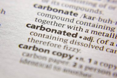 Sözlükte Karbonatlı Sözcük veya tümcecik.