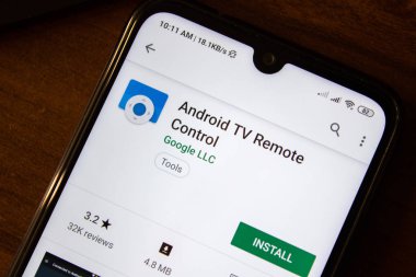Ivanovsk, Rusya - 07 Temmuz 2019: Android TV Uzaktan Kumanda uygulaması akıllı telefon veya tablet ekranında.