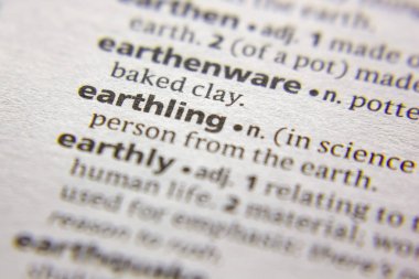 Sözlükte Dünyalı sözcük veya tümcecik.