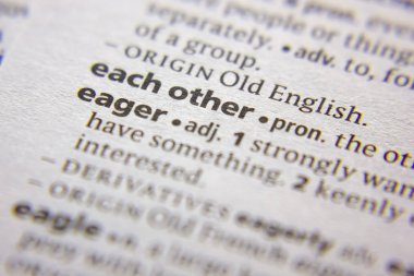 Sözlükte Istekli Sözcük veya tümcecik.