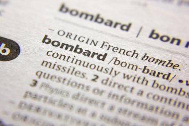 Kelime veya cümle Bombard bir sözlük.
