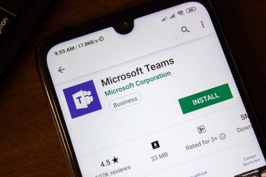 Ivanovsk, Rusya - 07 Temmuz 2019: Akıllı telefon veya tablet ekranında Microsoft Teams uygulaması.